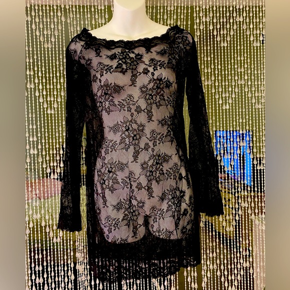 LONG SLEEVE LACE DRESS - Picture 1 of 4